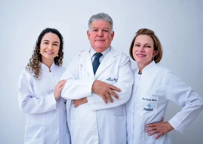 Equipe médica e estrutura hospitalar Mansur